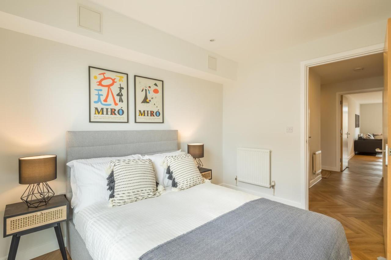 Executive 2Br Apartment Next To Station + Parking CBG Exterior foto