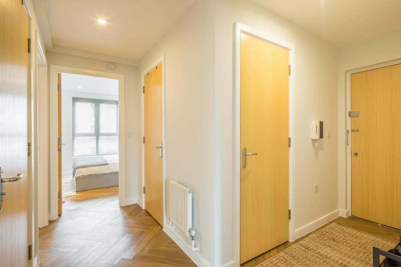 Executive 2Br Apartment Next To Station + Parking CBG Exterior foto