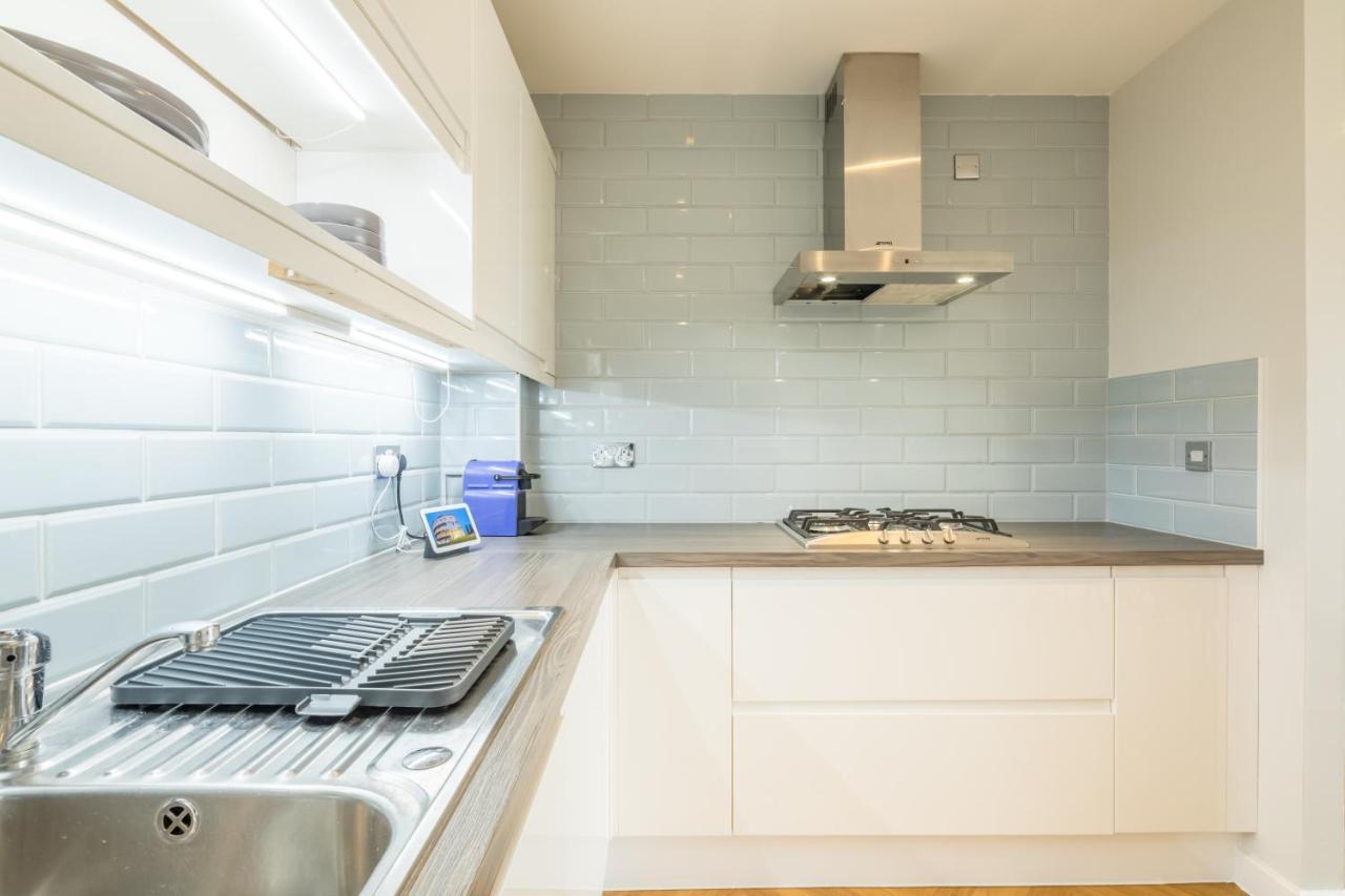 Executive 2Br Apartment Next To Station + Parking CBG Exterior foto