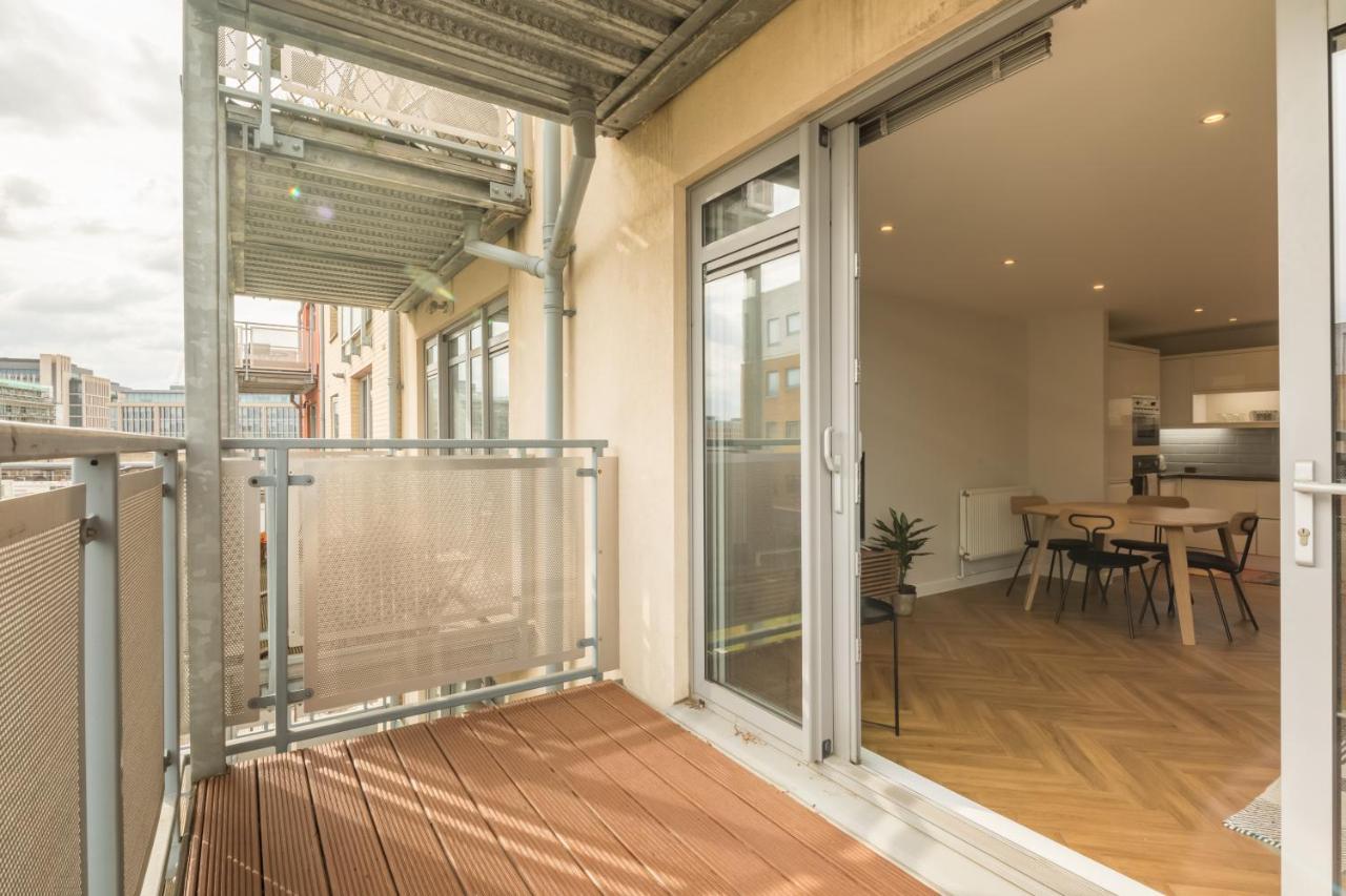Executive 2Br Apartment Next To Station + Parking CBG Exterior foto