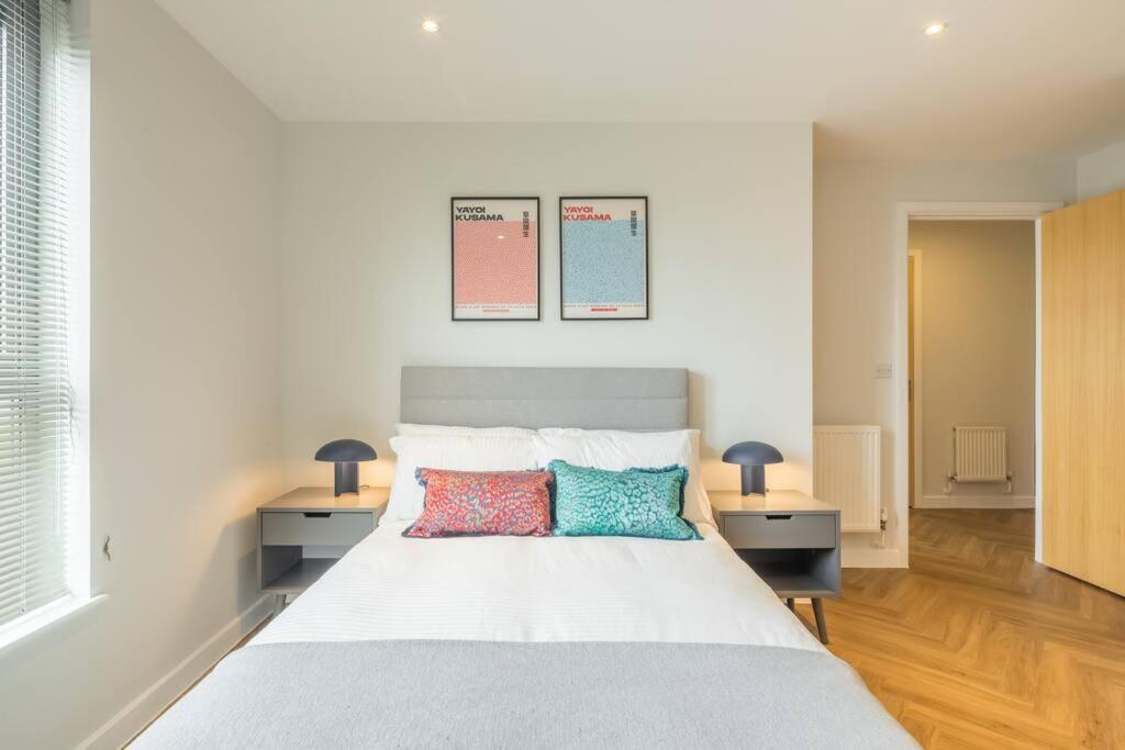 Executive 2Br Apartment Next To Station + Parking CBG Exterior foto